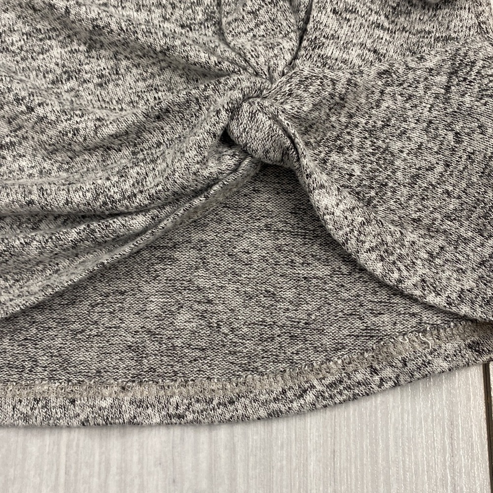 Gap Kids Front Twist Shirt - Picture 3 of 6